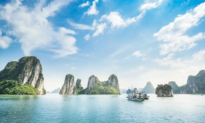 Tổng Hợp Kinh Nghiệm Du Lịch Quảng Ninh 2 Ngày 1 Đêm Tự Túc: Lịch Trình, Chi Phí & Gợi Ý Ăn Ở Tổng Hợp Kinh Nghiệm Du Lịch Quảng Ninh 2 Ngày 1 Đêm Tự Túc: Lịch Trình, Chi Phí & Gợi Ý Ăn Ở