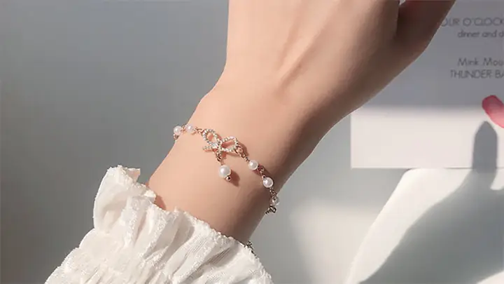 Lắc Tay Cho Bạn Gái: Ý Nghĩa, Cách Chọn Và Mẫu Đẹp Nhất Cho Mọi Phong Cách Lắc Tay Cho Bạn Gái: Ý Nghĩa, Cách Chọn Và Mẫu Đẹp Nhất Cho Mọi Phong Cách