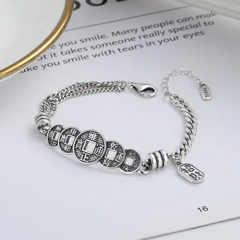 Lắc Tay Kim Tiền Bạc Là Gì? Ý Nghĩa, Chất Liệu Và Cách Chọn Phù Hợp Lắc Tay Kim Tiền Bạc Là Gì? Ý Nghĩa, Chất Liệu Và Cách Chọn Phù Hợp