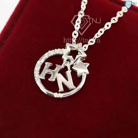 Khám Phá Và Chọn Mua Mặt Dây Chuyền 2 Chữ Cái: Thiết Kế Lồng Ghép Initials, Chất Liệu Và Gợi Ý Cho Cặp Đôi Khám Phá Và Chọn Mua Mặt Dây Chuyền 2 Chữ Cái: Thiết Kế Lồng Ghép Initials, Chất Liệu Và Gợi Ý Cho Cặp Đôi