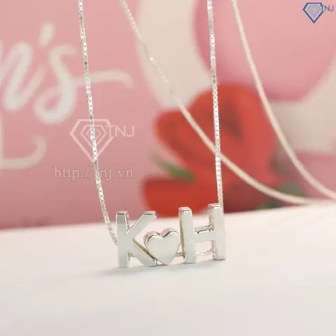 Khám Phá Và Chọn Mua Mặt Dây Chuyền 2 Chữ Cái: Thiết Kế Lồng Ghép Initials, Chất Liệu Và Gợi Ý Cho Cặp Đôi Khám Phá Và Chọn Mua Mặt Dây Chuyền 2 Chữ Cái: Thiết Kế Lồng Ghép Initials, Chất Liệu Và Gợi Ý Cho Cặp Đôi