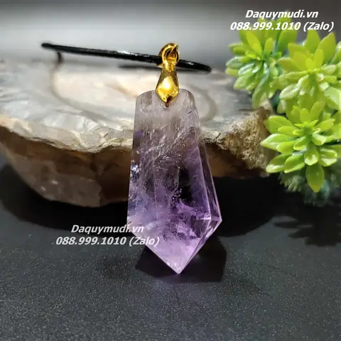 Mặt Dây Chuyền Bằng Đá: Các Loại, Ý Nghĩa Phong Thủy Và Cách Chọn Phù Hợp Mặt Dây Chuyền Bằng Đá: Các Loại, Ý Nghĩa Phong Thủy Và Cách Chọn Phù Hợp