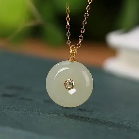 Mặt Dây Chuyền Ngọc Là Gì? Ý Nghĩa, Cách Chọn Phù Hợp Và Phong Thủy Cho Từng Bản Mệnh Mặt Dây Chuyền Ngọc Là Gì? Ý Nghĩa, Cách Chọn Phù Hợp Và Phong Thủy Cho Từng Bản Mệnh