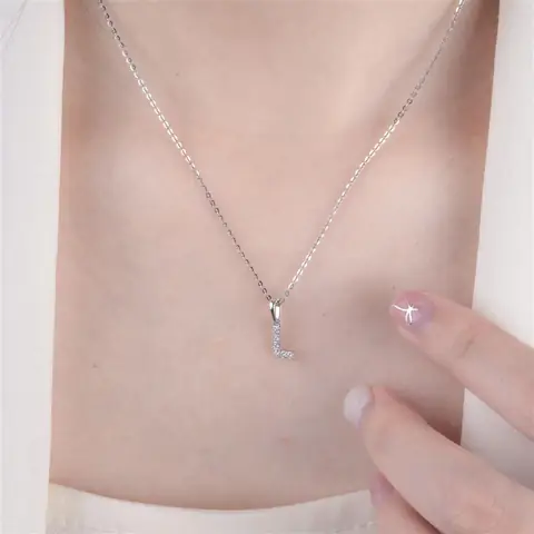 Mặt Dây Chuyền Chữ L: Kiểu Dáng, Chất Liệu Và Hướng Dẫn Chọn Mua Cho Phụ Nữ Mặt Dây Chuyền Chữ L: Kiểu Dáng, Chất Liệu Và Hướng Dẫn Chọn Mua Cho Phụ Nữ
