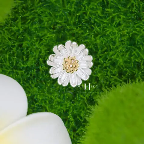 Khám Phá Mặt Dây Chuyền Cúc Họa Mi Bạc Đẹp Và Ý Nghĩa Cho Nàng