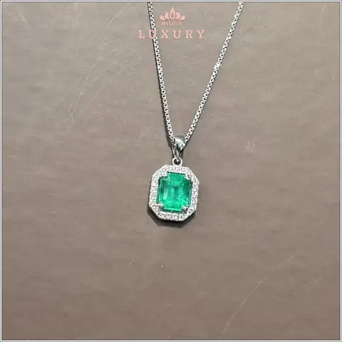 Mặt Dây Chuyền Đá Emerald: Các Loại, Cách Chọn Và Giá Tham Khảo Cho Phụ Nữ