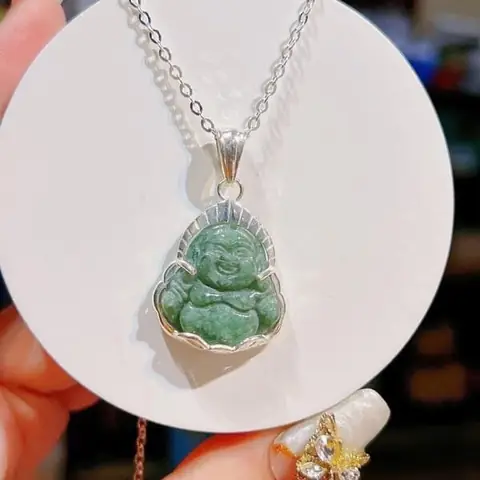 Mặt Dây Chuyền Phật Di Lặc: Ý Nghĩa, Cách Chọn Và Lưu Ý Khi Đeo Mặt Dây Chuyền Phật Di Lặc: Ý Nghĩa, Cách Chọn Và Lưu Ý Khi Đeo