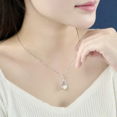 Top Mẫu Mặt Dây Chuyền Giọt Nước Nữ Đẹp, Ý Nghĩa Phong Thủy & Bảng Giá Mới Nhất Top Mẫu Mặt Dây Chuyền Giọt Nước Nữ Đẹp, Ý Nghĩa Phong Thủy & Bảng Giá Mới Nhất