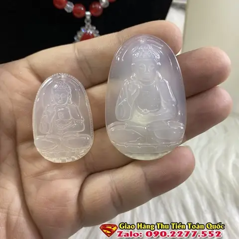 Tư Vấn Chọn Mặt Dây Chuyền Hợp Tuổi Tuất: Hình, Chất Liệu Và Màu Sắc Phong Thủy