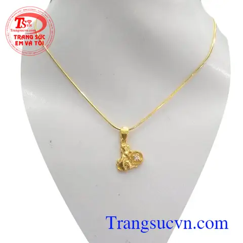 Tư Vấn Chọn Mặt Dây Chuyền Hợp Tuổi Tuất: Hình, Chất Liệu Và Màu Sắc Phong Thủy