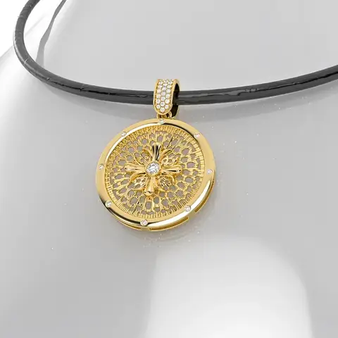 Mặt Dây Chuyền Nam 18k: Hướng Dẫn Chọn Mua, Giá Và Bảo Quản Cho Phong Cách Lịch Lãm