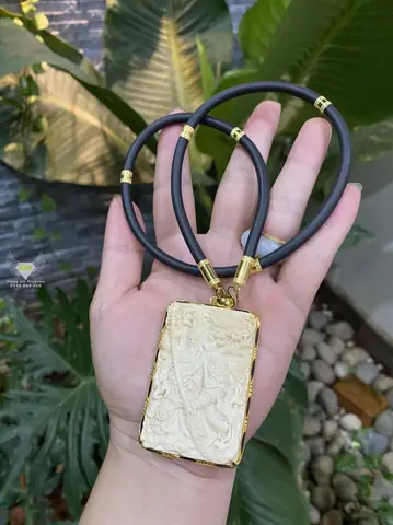 Tìm Hiểu Mặt Dây Chuyền Quan Công Vàng: Ý Nghĩa, Hợp Mệnh Và Cách Chọn Mua Cho Nam Nữ