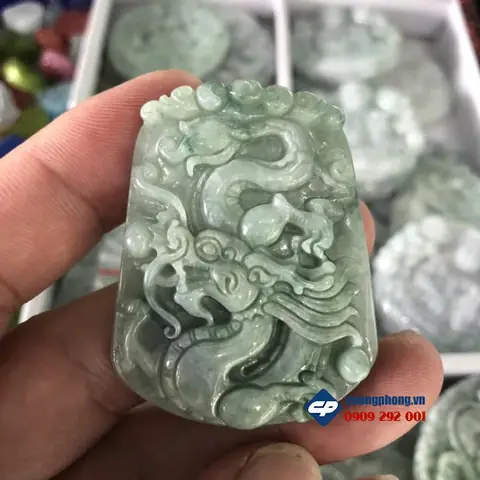 Mặt Dây Chuyền Rồng Đá: Các Loại, Ý Nghĩa Phong Thủy Và Cách Chọn Phù Hợp Mặt Dây Chuyền Rồng Đá: Các Loại, Ý Nghĩa Phong Thủy Và Cách Chọn Phù Hợp