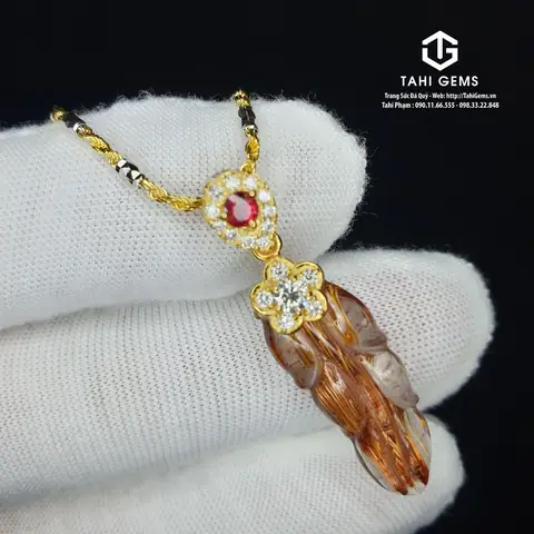 Mua Mặt Dây Chuyền Thạch Anh Tóc Đỏ Tự Nhiên Hợp Mệnh Hỏa Thổ Cho Nam Nữ Mua Mặt Dây Chuyền Thạch Anh Tóc Đỏ Tự Nhiên Hợp Mệnh Hỏa Thổ Cho Nam Nữ