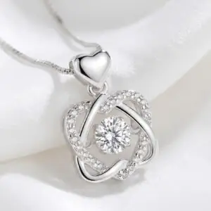 Mặt Dây Chuyền Tình Yêu: Hướng Dẫn Chọn Mẫu, Chất Liệu Và Ý Nghĩa Dành Cho Người Yêu Mặt Dây Chuyền Tình Yêu: Hướng Dẫn Chọn Mẫu, Chất Liệu Và Ý Nghĩa Dành Cho Người Yêu
