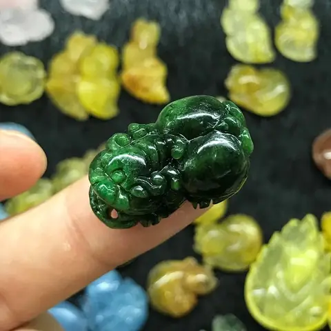 Tìm Hiểu Ý Nghĩa Và Cách Chọn Mặt Dây Chuyền Tỳ Hưu Cẩm Thạch Cho Nam Và Nữ Tìm Hiểu Ý Nghĩa Và Cách Chọn Mặt Dây Chuyền Tỳ Hưu Cẩm Thạch Cho Nam Và Nữ