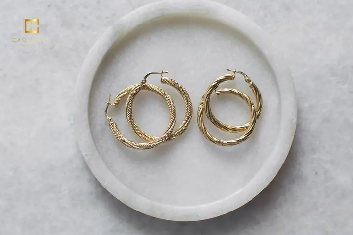 Khám Phá Các Mẫu Bông Tai Vàng 18k Đẹp Sang Trọng Và Bảng Giá Mới Nhất