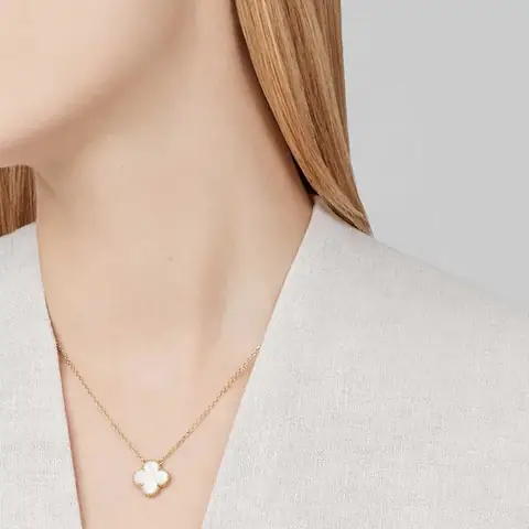 Tổng Hợp Mẫu Dây Chuyền Vàng 18k Đẹp Sang Trọng Cho Nam Và Nữ Tổng Hợp Mẫu Dây Chuyền Vàng 18k Đẹp Sang Trọng Cho Nam Và Nữ