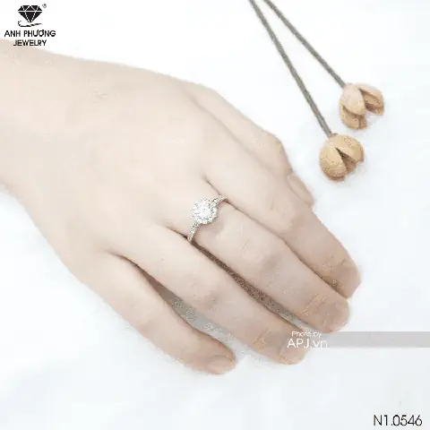 Khám Phá Các Mẫu Nhẫn Hột Xoàn Nữ Đẹp Sang Trọng Dành Cho Phái Nữ Khám Phá Các Mẫu Nhẫn Hột Xoàn Nữ Đẹp Sang Trọng Dành Cho Phái Nữ