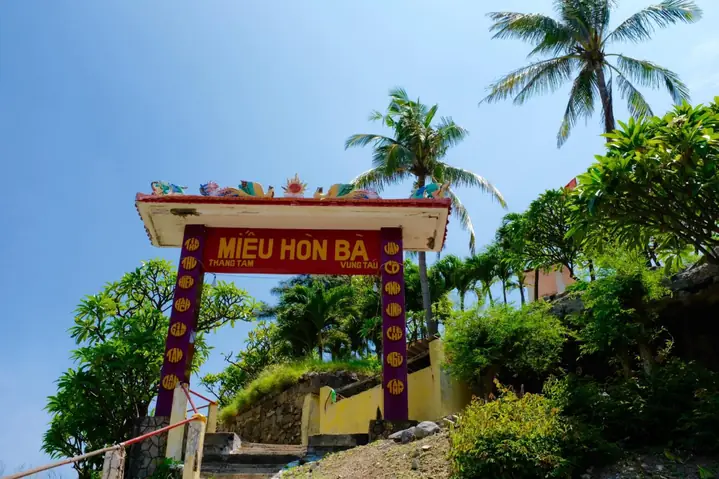 Miếu Hòn Bà Vũng Tàu Thờ Ai? – Khám Phá Thủy Long Thần Nữ Và Các Vị Thần Linh Thiêng Miếu Hòn Bà Vũng Tàu Thờ Ai? – Khám Phá Thủy Long Thần Nữ Và Các Vị Thần Linh Thiêng