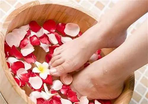 Giải Mã Giấc Mơ Thấy Bàn Chân Của Mình: Điềm Báo Lành Dữ Và Con Số May Mắn Giải Mã Giấc Mơ Thấy Bàn Chân Của Mình: Điềm Báo Lành Dữ Và Con Số May Mắn