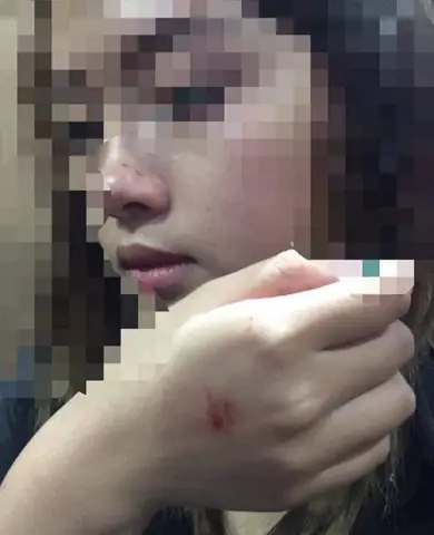 Giải Mã Ý Nghĩa Giấc Mơ Bị Sàm Sỡ: Điềm Báo Tâm Linh Và Tâm Lý Cho Người Hay Mơ