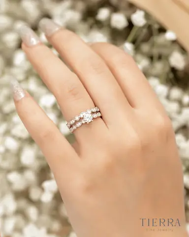 Giải Mã Giấc Mơ Thấy Mình Đeo Nhẫn Kim Cương: Điềm Báo Gì Và Đánh Con Gì? Giải Mã Giấc Mơ Thấy Mình Đeo Nhẫn Kim Cương: Điềm Báo Gì Và Đánh Con Gì?
