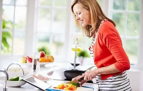 Giải Mã Giấc Mơ Thấy Người Khác Nấu Ăn: Điềm Báo Và Con Số May Mắn Giải Mã Giấc Mơ Thấy Người Khác Nấu Ăn: Điềm Báo Và Con Số May Mắn