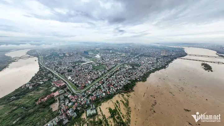 Giải Mã Ý Nghĩa Giấc Mơ Thấy Nước Chảy Cuồn Cuộn: Điềm Tốt Xấu Và Cách Đối Phó