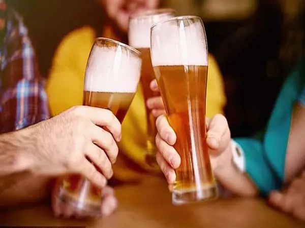Giải Mã Giấc Mơ Thấy Uống Bia: Ý Nghĩa Điềm Báo Và Con Số May Mắn