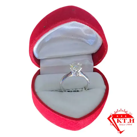 Kinh Nghiệm Mua Nhẫn Cầu Hôn Như Thế Nào Để Nàng Gật Đầu Kinh Nghiệm Mua Nhẫn Cầu Hôn Như Thế Nào Để Nàng Gật Đầu