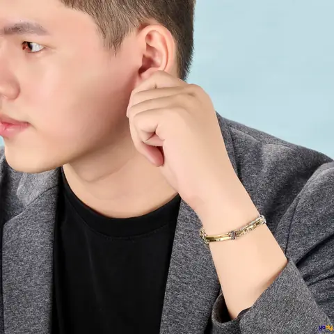Nam Nên Đeo Lắc Tay Bên Nào? Hướng Dẫn Chi Tiết Về Phong Thủy, Tay Thuận Và Phong Cách