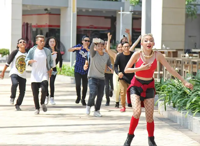 Nằm Mơ Thấy Bị Cướp Rượt Đuổi: Ý Nghĩa, Giải Mã Và Cách Đối Mặt