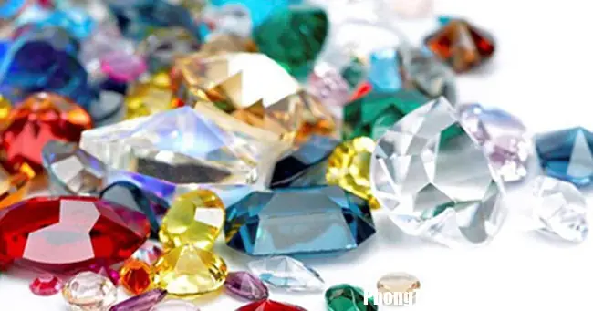 Giải Mã Giấc Mơ: Nằm Mơ Thấy Đá Quý Màu Xanh Mang Ý Nghĩa Gì Và Liên Quan Đến Con Số Nào?
