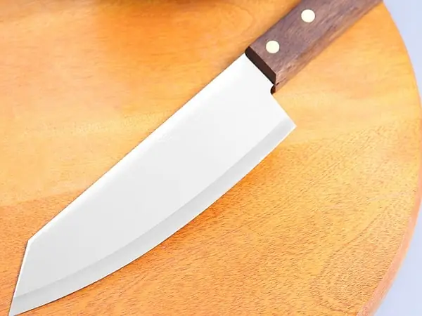 Nằm Mơ Thấy Dao Đánh – Giải Nghĩa Chi Tiết, Con Số May Mắn & Lời Khuyên Thực Tiễn