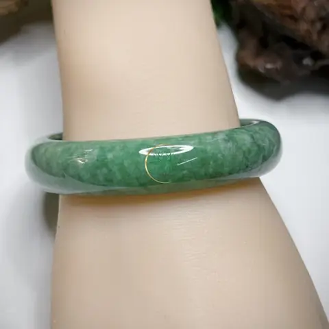 Giải Mã Giấc Mơ Thấy Mình Đeo Vòng Cẩm Thạch: Ý Nghĩa, Dự Đoán Và Con Số May Mắn Giải Mã Giấc Mơ Thấy Mình Đeo Vòng Cẩm Thạch: Ý Nghĩa, Dự Đoán Và Con Số May Mắn