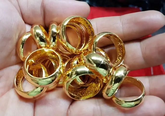 Giải Mã Ý Nghĩa Giấc Mơ Thấy Đồng Xu Vàng: Điềm Tài Lộc & Con Số May Mắn