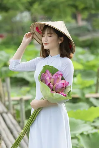 Giải Mã Ý Nghĩa Nằm Mơ Thấy Hoa Sen Trắng: Điềm Lành, Tâm Linh Và Con Số May Mắn Giải Mã Ý Nghĩa Nằm Mơ Thấy Hoa Sen Trắng: Điềm Lành, Tâm Linh Và Con Số May Mắn