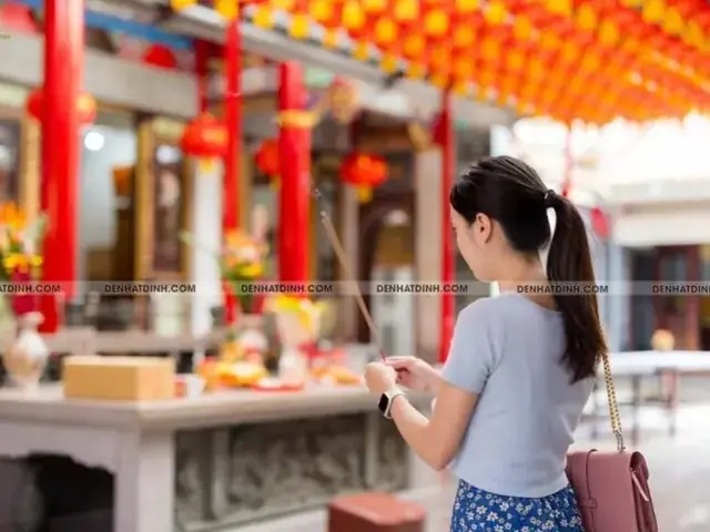 Giải Mã Giấc Mơ Thấy Miếu Bà: Điềm Báo Gì Và Con Số May Mắn Liên Quan Giải Mã Giấc Mơ Thấy Miếu Bà: Điềm Báo Gì Và Con Số May Mắn Liên Quan