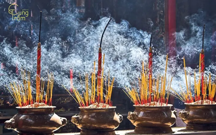Giải Mã Giấc Mơ Thấy Nhang: Ý Nghĩa, Điềm Báo Và Con Số Tâm Linh