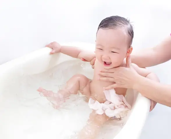 Giải Mã Giấc Mơ Thấy Mình Tắm Cho Trẻ Con: Ý Nghĩa, Dự Báo Và Lời Khuyên Thực Tiễn