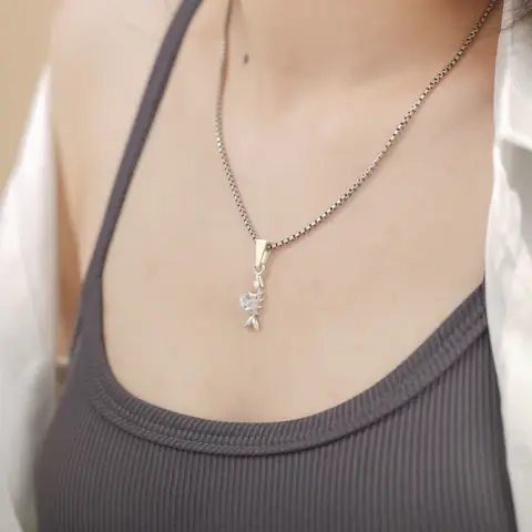 Cách Chọn Đeo Dây Chuyền Dài Hay Ngắn Theo Dáng Người Và Mục Đích Cách Chọn Đeo Dây Chuyền Dài Hay Ngắn Theo Dáng Người Và Mục Đích
