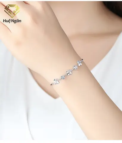 Nên Đeo Lắc Tay Bên Nào Theo Phong Thủy Và Quan Điểm Hiện Nay? Nên Đeo Lắc Tay Bên Nào Theo Phong Thủy Và Quan Điểm Hiện Nay?