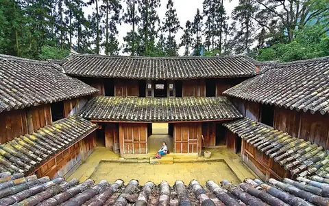 Khám Phá Lịch Sử Vua Mèo Vương Chí Sình Và Dinh Thự Họ Vương – Di Sản Độc Đáo Hà Giang Khám Phá Lịch Sử Vua Mèo Vương Chí Sình Và Dinh Thự Họ Vương – Di Sản Độc Đáo Hà Giang