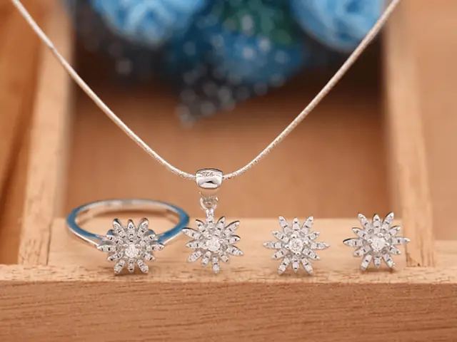 Nhẫn Bạc 925 Là Gì? Thành Phần, Cách Nhận Biết Và Mức Giá Tham Khảo Nhẫn Bạc 925 Là Gì? Thành Phần, Cách Nhận Biết Và Mức Giá Tham Khảo