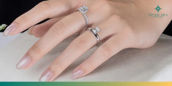 Gợi Ý Chọn Mua Nhẫn Cầu Hôn Kim Cương Nhân Tạo Cho Chàng Trai Chuẩn Bị Ngỏ Lời Gợi Ý Chọn Mua Nhẫn Cầu Hôn Kim Cương Nhân Tạo Cho Chàng Trai Chuẩn Bị Ngỏ Lời