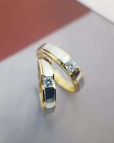 Nhẫn Cưới Gắn Đá Quý: Ý Nghĩa, Cách Chọn Và Bảo Quản Cho Cặp Đôi Hiện Đại Nhẫn Cưới Gắn Đá Quý: Ý Nghĩa, Cách Chọn Và Bảo Quản Cho Cặp Đôi Hiện Đại