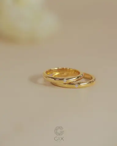 Nhẫn Cưới Trơn Khắc Tên: Hướng Dẫn Chọn Mẫu, Cách Khắc Và Lưu Ý Cho Cặp Đôi Nhẫn Cưới Trơn Khắc Tên: Hướng Dẫn Chọn Mẫu, Cách Khắc Và Lưu Ý Cho Cặp Đôi
