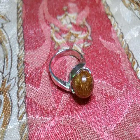 Nhẫn Đá Thạch Anh Đỏ: Ý Nghĩa, Công Dụng Và Cách Chọn Cho Người Mới Bắt Đầu Nhẫn Đá Thạch Anh Đỏ: Ý Nghĩa, Công Dụng Và Cách Chọn Cho Người Mới Bắt Đầu