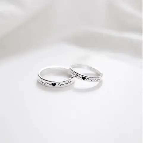 Gợi Ý Chọn Nhẫn Đôi Giá Rẻ Cho Học Sinh: Bạc Hay Titan, Mẫu Nào Đẹp Và Ý Nghĩa? Gợi Ý Chọn Nhẫn Đôi Giá Rẻ Cho Học Sinh: Bạc Hay Titan, Mẫu Nào Đẹp Và Ý Nghĩa?